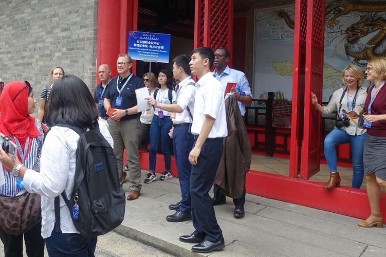 我校学子为世界港口大会提供翻译服务